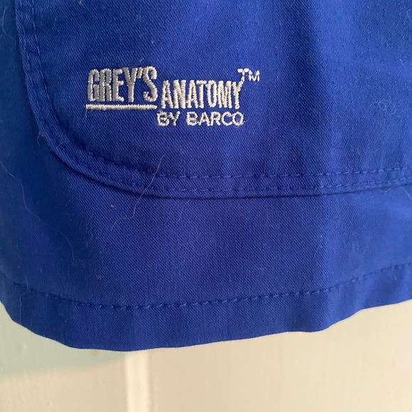 Greys anatomy women’s scrub top size L - Picture 2 of 2